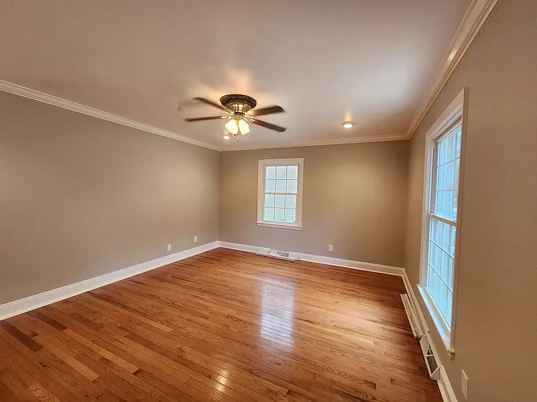 5530 Galway Dr — Photo 2
