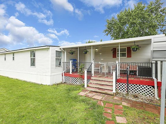 2nd image of 8292 Genesis Ave NE #135