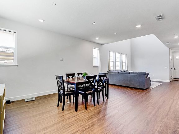 3rd image of 3606 Damora Ave