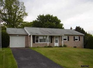 719 Summit Dr, Dallastown, PA 17313