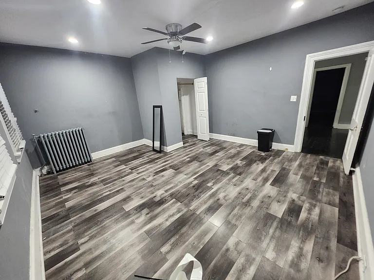 1411 W Lombard St — Photo 12