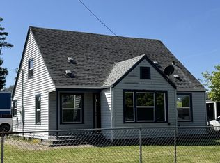 1965 D St, Springfield, OR 97477