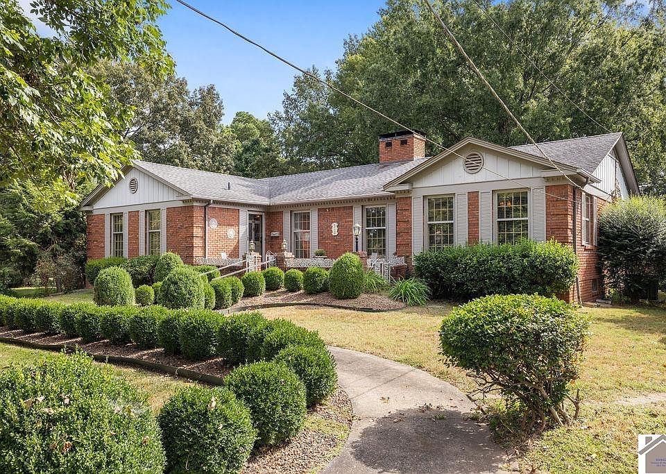 1st image of 310 Oakdale Dr