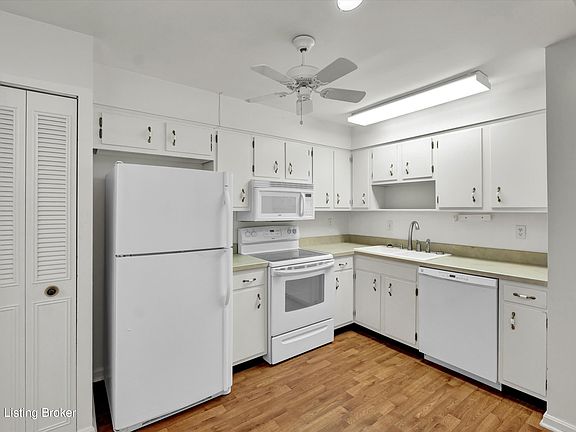 3rd image of 205 Flanders Ct APT 1