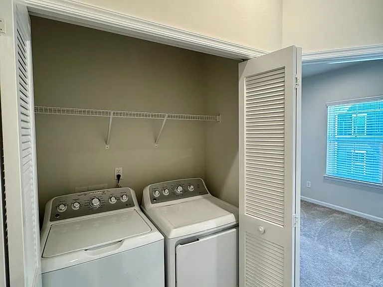 1214 Ashbury St — Photo 18