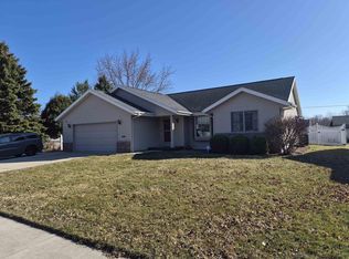 1828 North Claremont Drive, Janesville, WI 53545