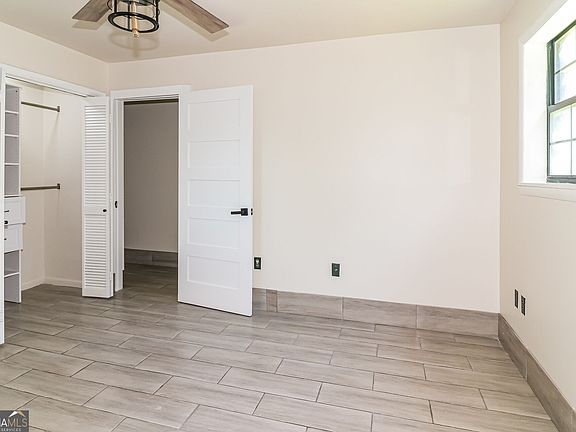4th image of 104 Adon St