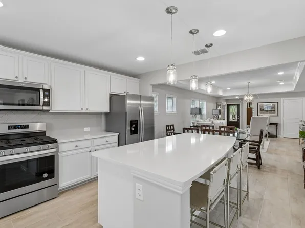 1217 Revolution Dr, Aubrey, TX 76227
