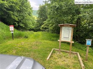 111 Smoketree Rd, Banner Elk, NC 28604