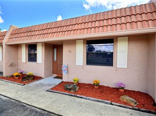 10 N Valencia Dr, Davie, FL 33324