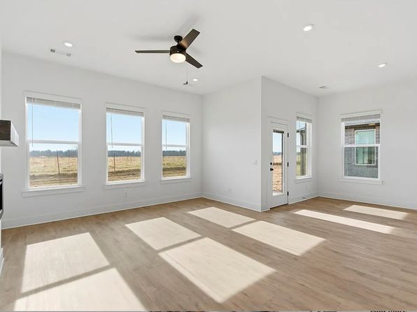 2311 Longfellow Dr