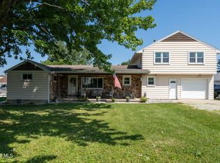818 W Front St, Pemberville, OH 43450