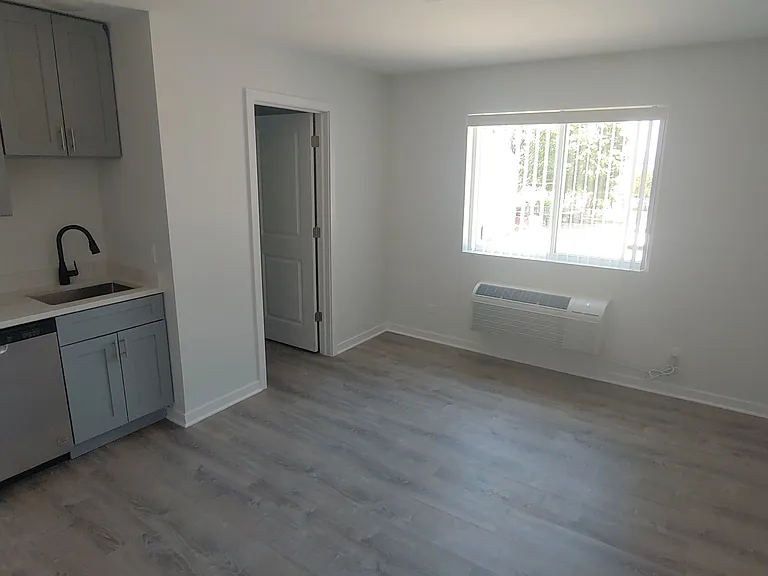 5366 S Laramie Ave #202 — Photo 12