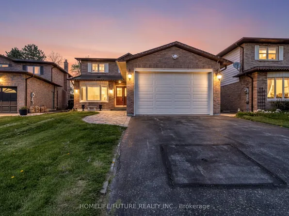 86 Robinson Cres, Whitby, ON L1N 6W5