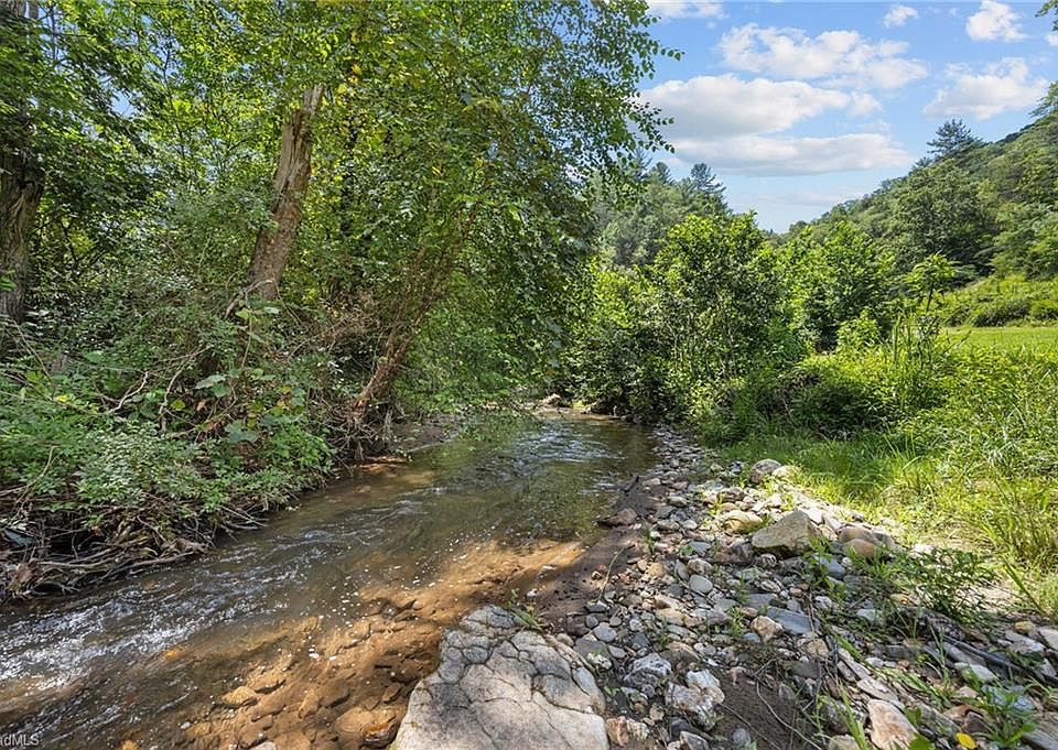 1st image of 1296 Sheets Gap Rd