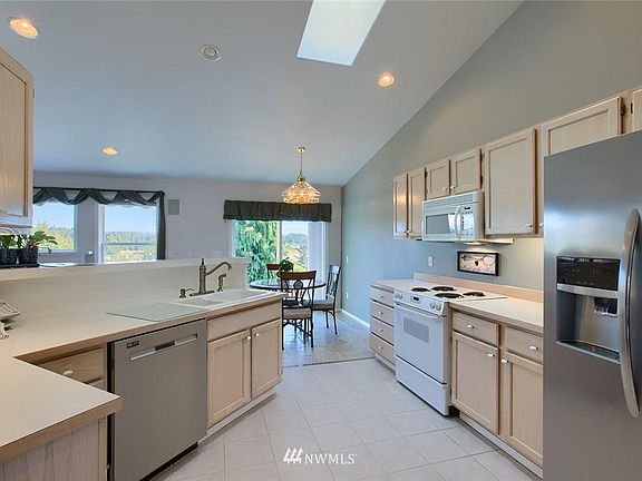 3rd image of 19610 82nd Street Ct E