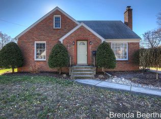 952 Ellsmere St NE, Grand Rapids, MI 49505