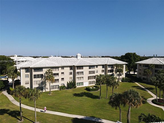 3rd image of 3511 Village Blvd APT 205
