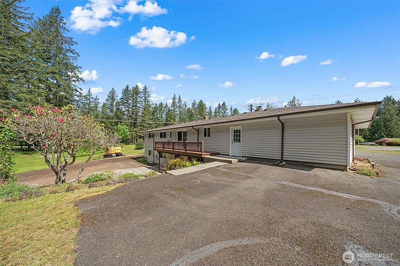 4th image of 27405 Retreat Kanasket Road SE