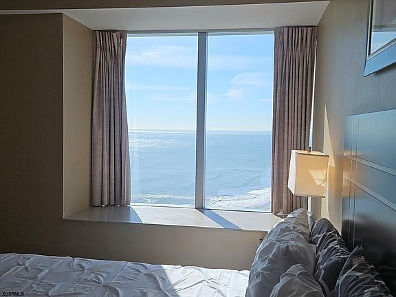 2nd image of 1515 Boardwalk #2709