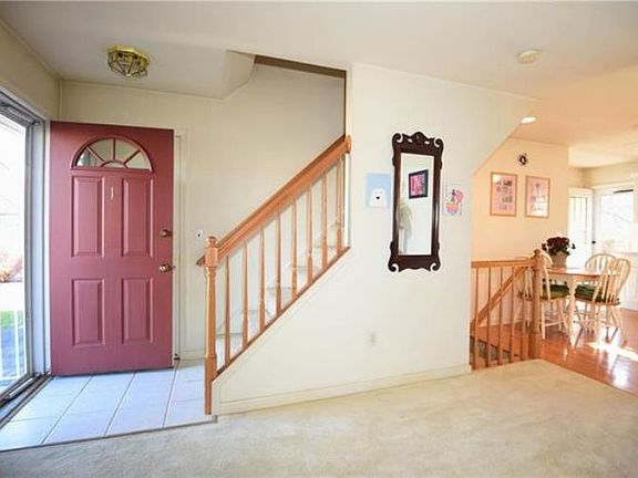3rd image of 1 Saratoga Ct