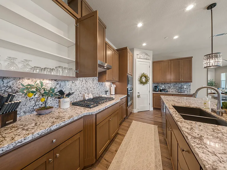 2522 Amur Ave — Photo 7