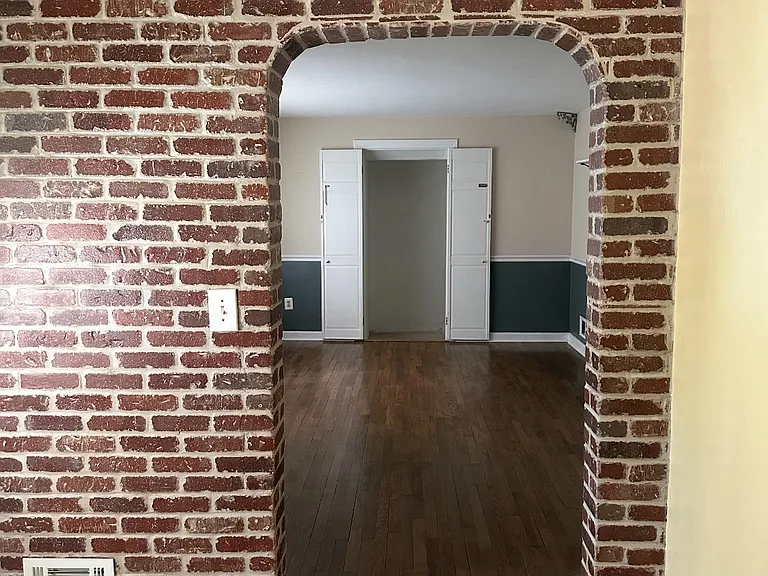 3820 Russell Rd — Photo 8