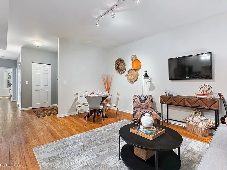 4825 N Fairfield Ave #1 — Photo 3