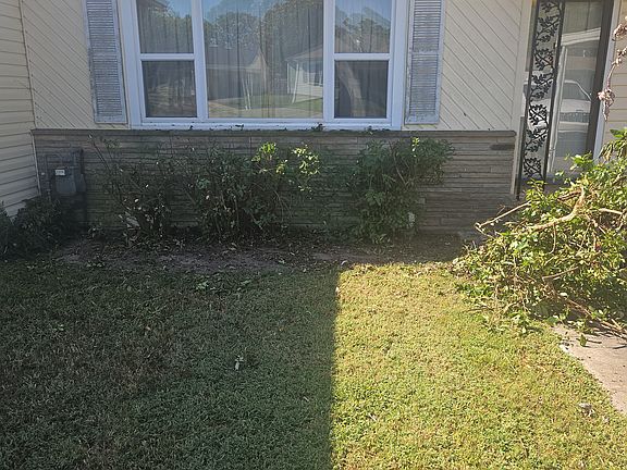 4th image of 3704 Marshall Dr