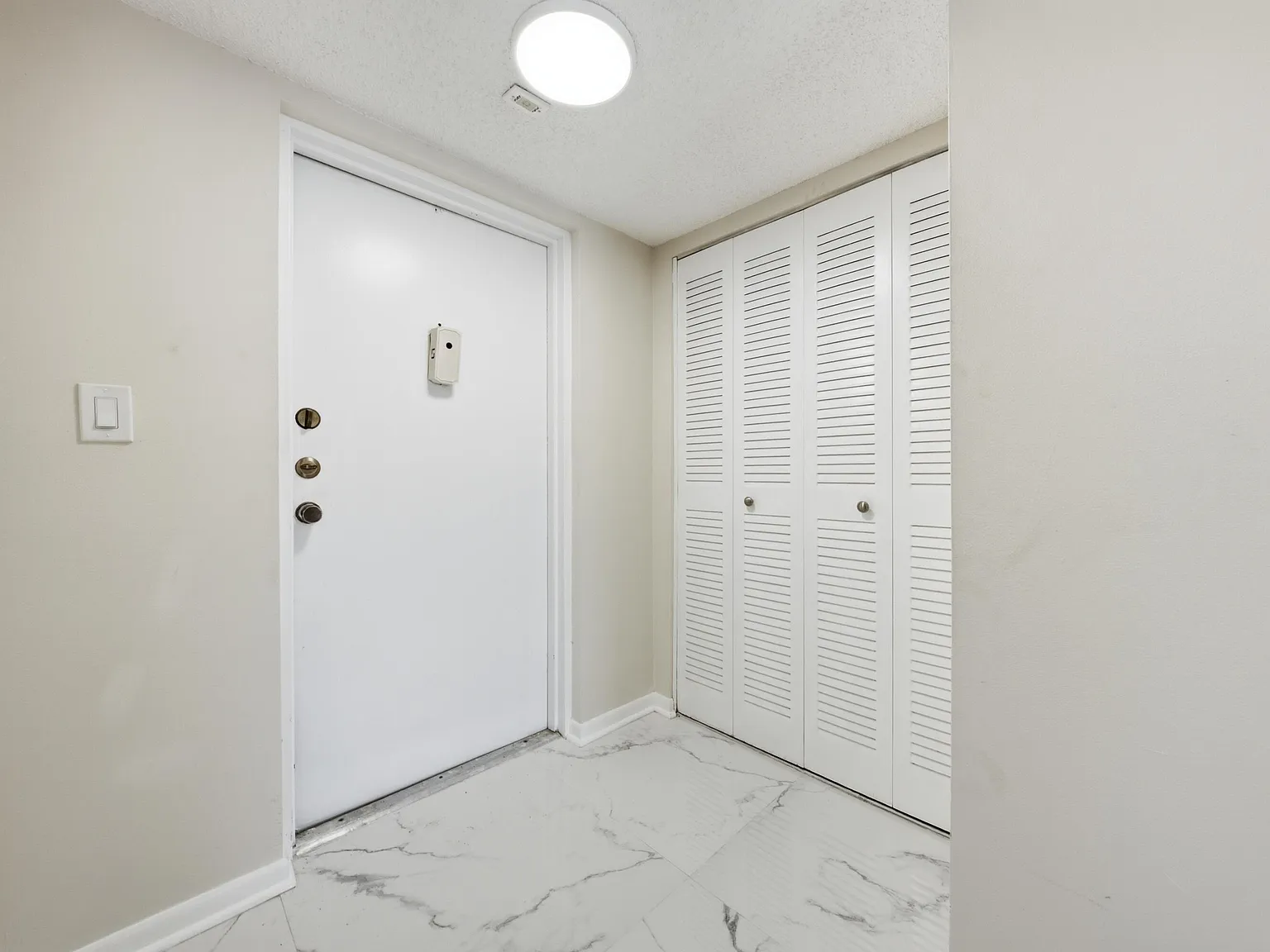 2 bed, 2.0 bath, 1179 sqft, $2,000 — Photo 4