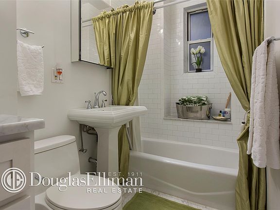 5th image of 66 Madison Ave APT 11L
