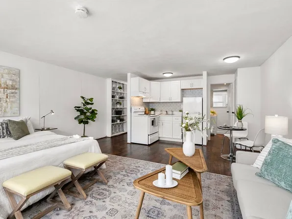 340 Main St APT 310, Melrose, MA 02176