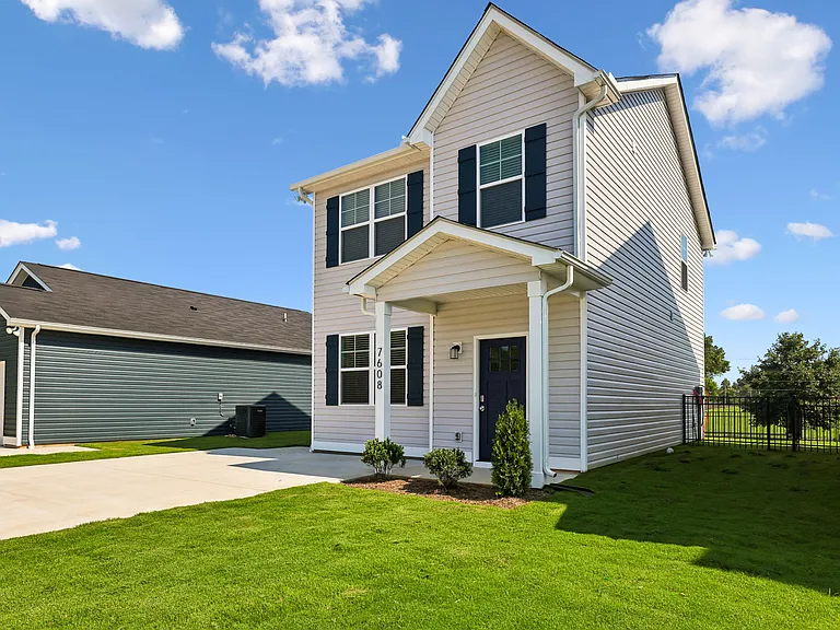 7608 Nightingale Ct — Photo 3