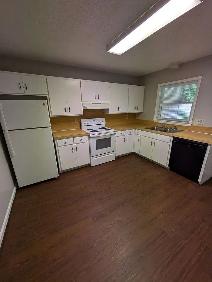 2 bed, 1.5 bath, 1000 sqft, $1,125 — Photo 2