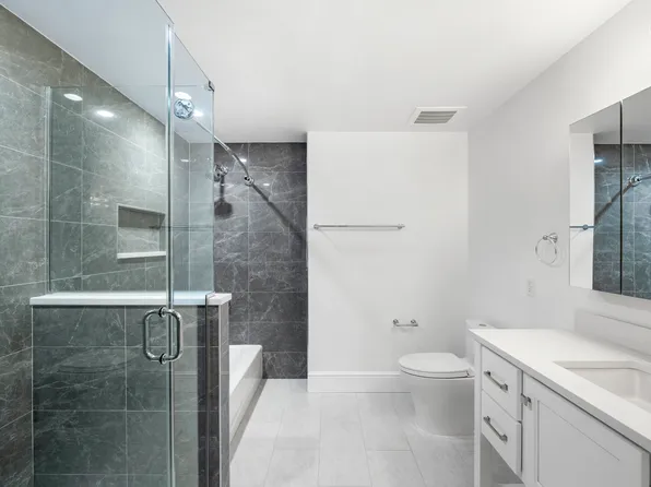 569 Saint Marks Avenue image 5 of 9