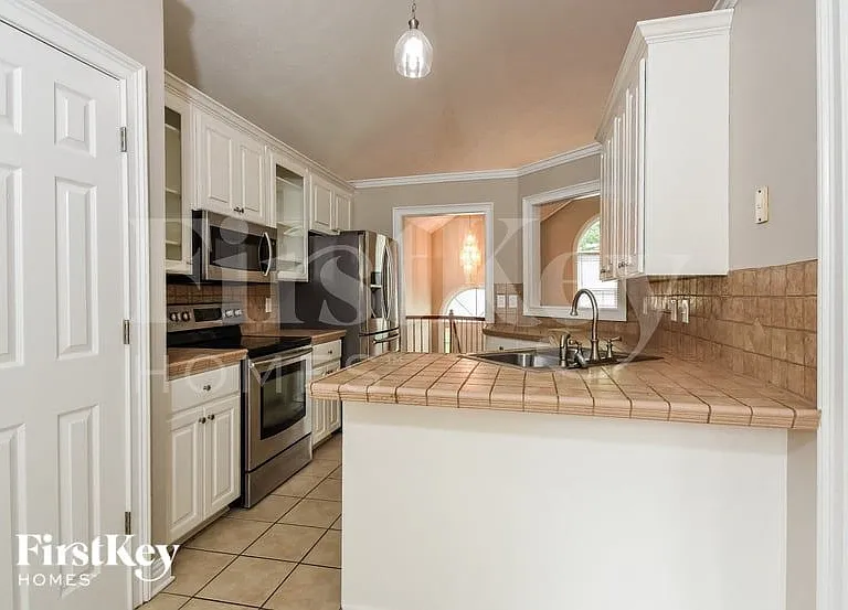 1229 Winsley Ct SW — Photo 7