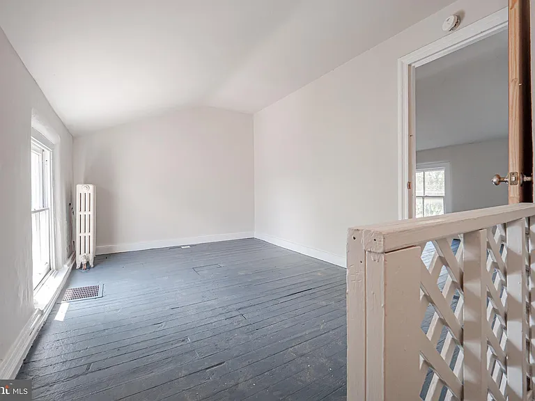 521 Maple Ave — Photo 17