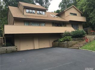 100 E Neck Rd, Huntington, NY 11743