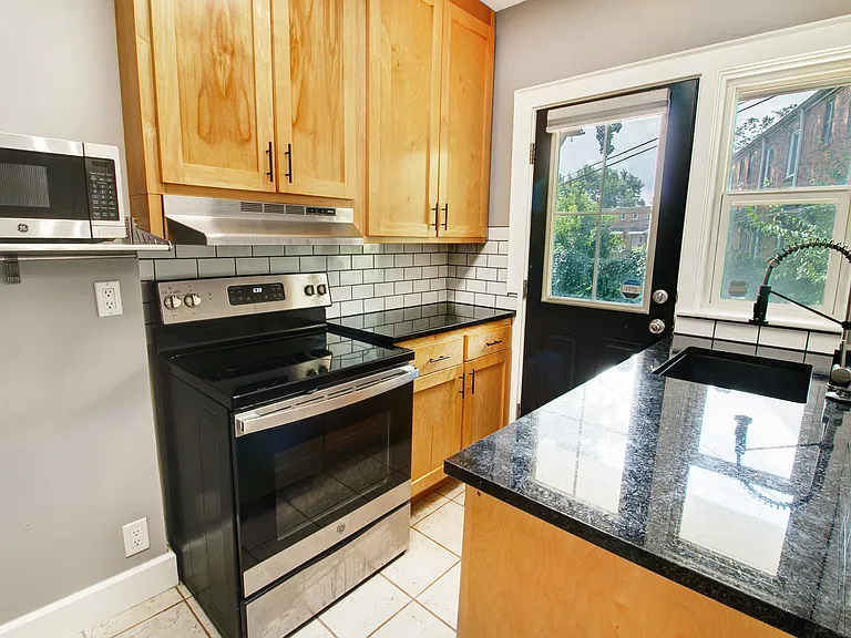 1291 Thornwood Pl — Photo 7
