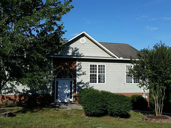 3rd image of 6735 Creekhead Dr