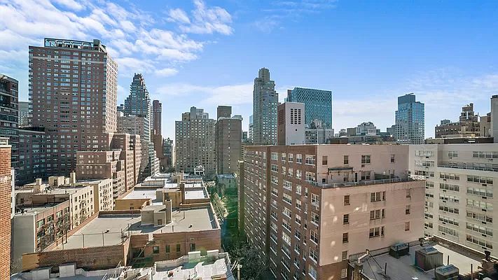 1st image of 300 E 71st St APT 14A