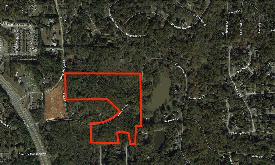 1st image of 125 Lake Circle Dr