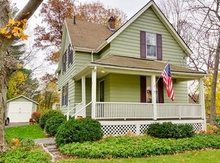 7 Hunnewell St, Wellesley, MA 02481