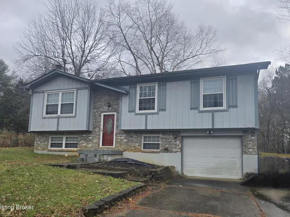 998 Woods Hollow Dr, Radcliff, KY 40160