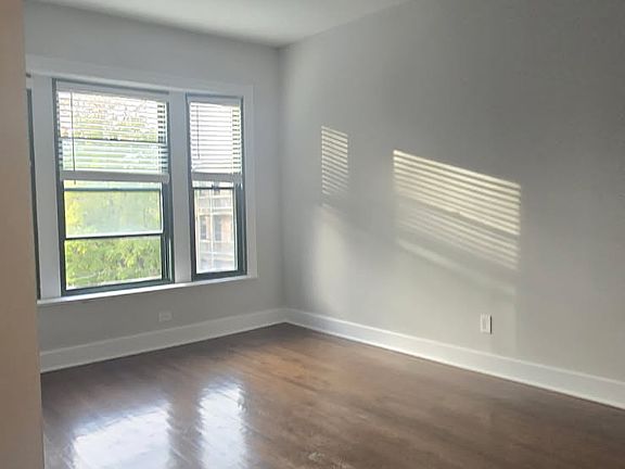 3rd image of 5428-32 S Kimbark Ave #5428-2F
