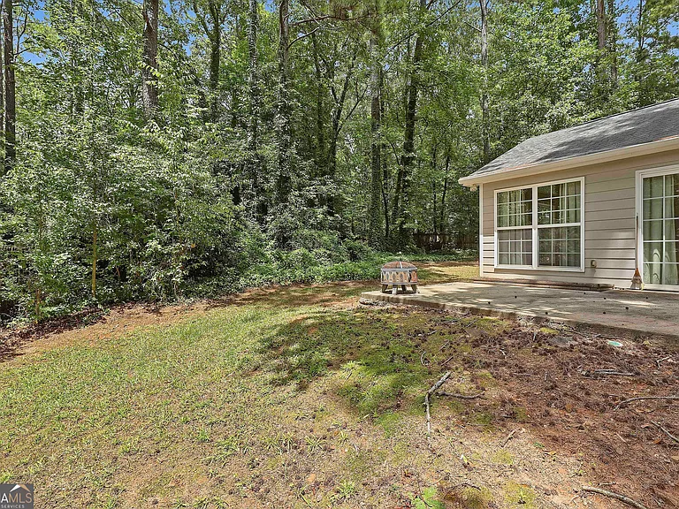 518 Longwood Ln — Photo 32