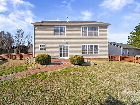 5th image of 938 Back Bay Ct NE
