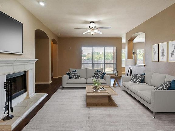 4th image of 324 Swenson Dr