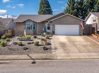 380 Sunnyside Dr, Winston, OR 97496