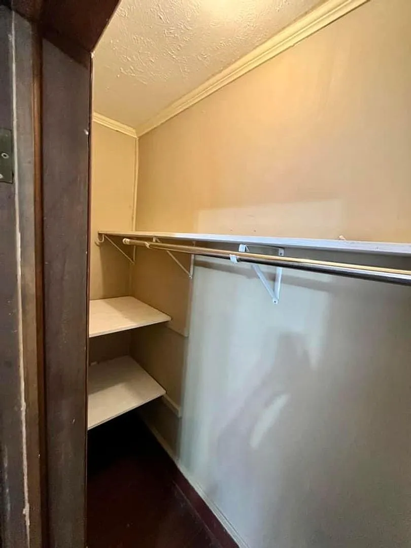 3 Bed 1 Bath House For Rent — Photo 4